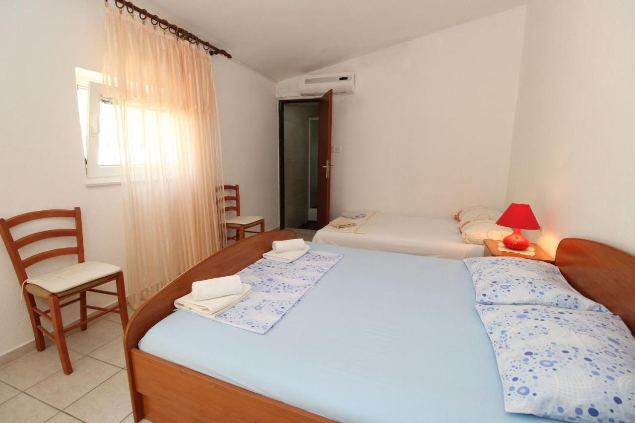 Apartment Marija Kolan Esterno foto