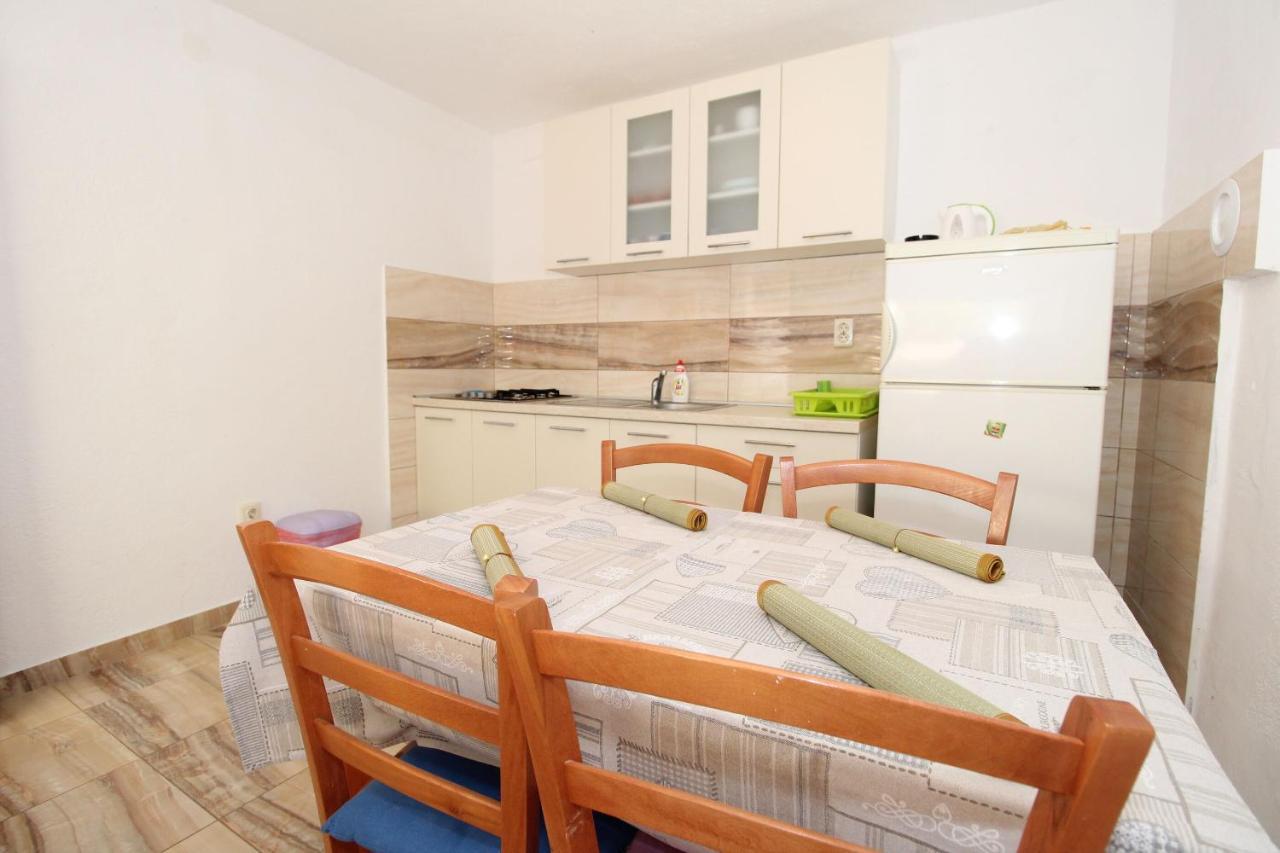 Apartment Marija Kolan Esterno foto